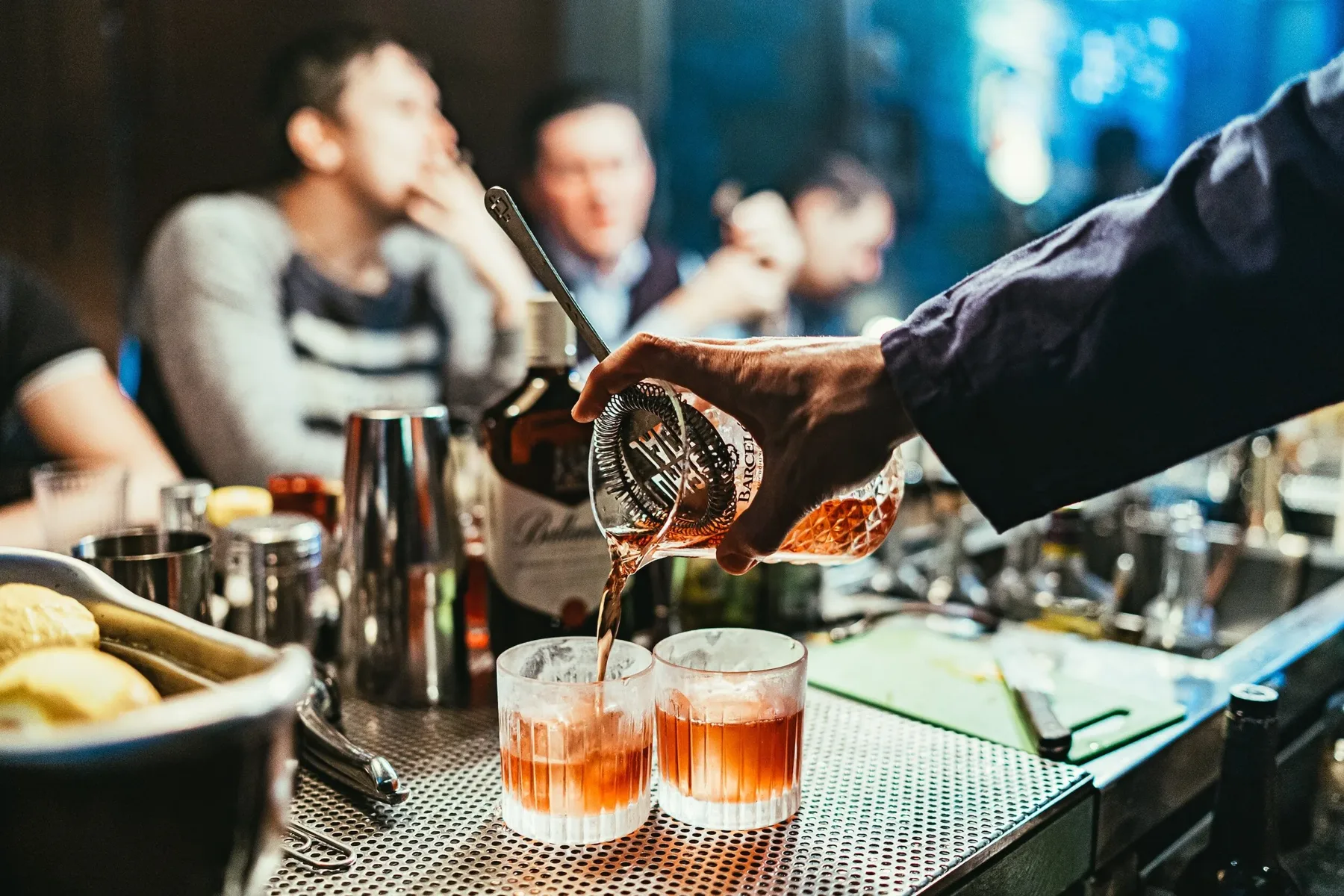 Le barman en préparation